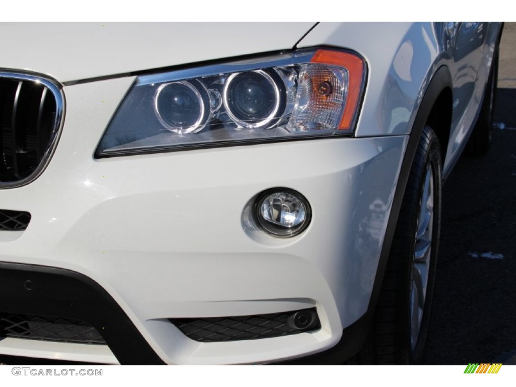 2013 X3 xDrive 28i - Alpine White / Black photo #32