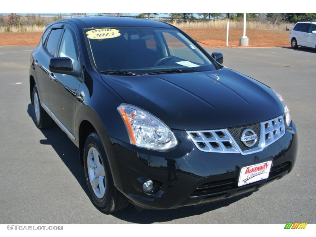 Super Black Nissan Rogue