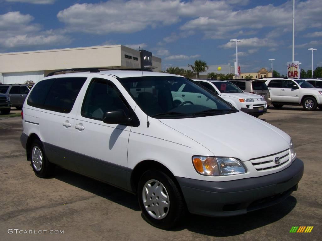 2002 Sienna LE - Super White / Gray photo #3