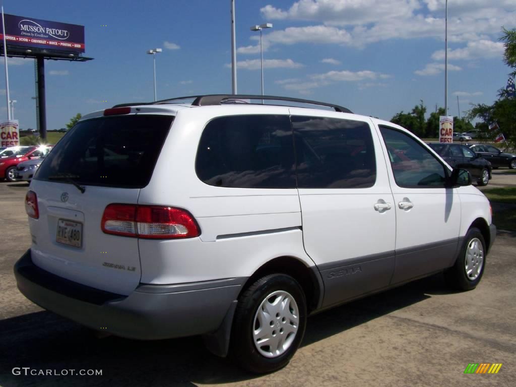 2002 Sienna LE - Super White / Gray photo #5