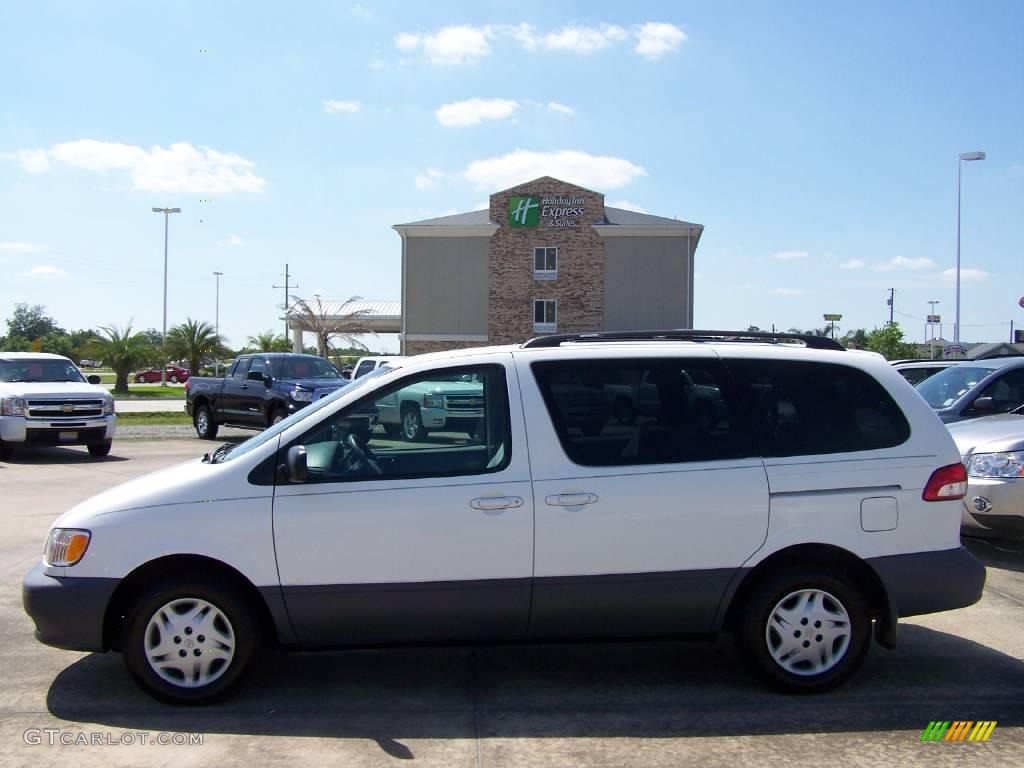 2002 Sienna LE - Super White / Gray photo #7