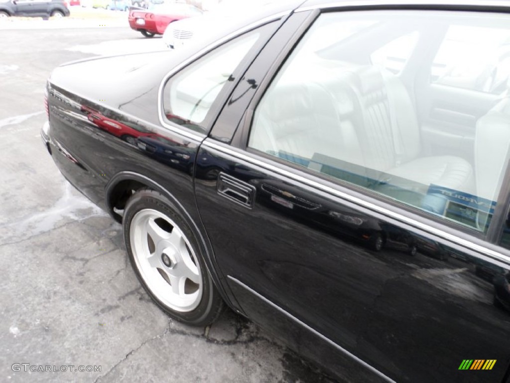1996 Impala SS - Black / Gray photo #13