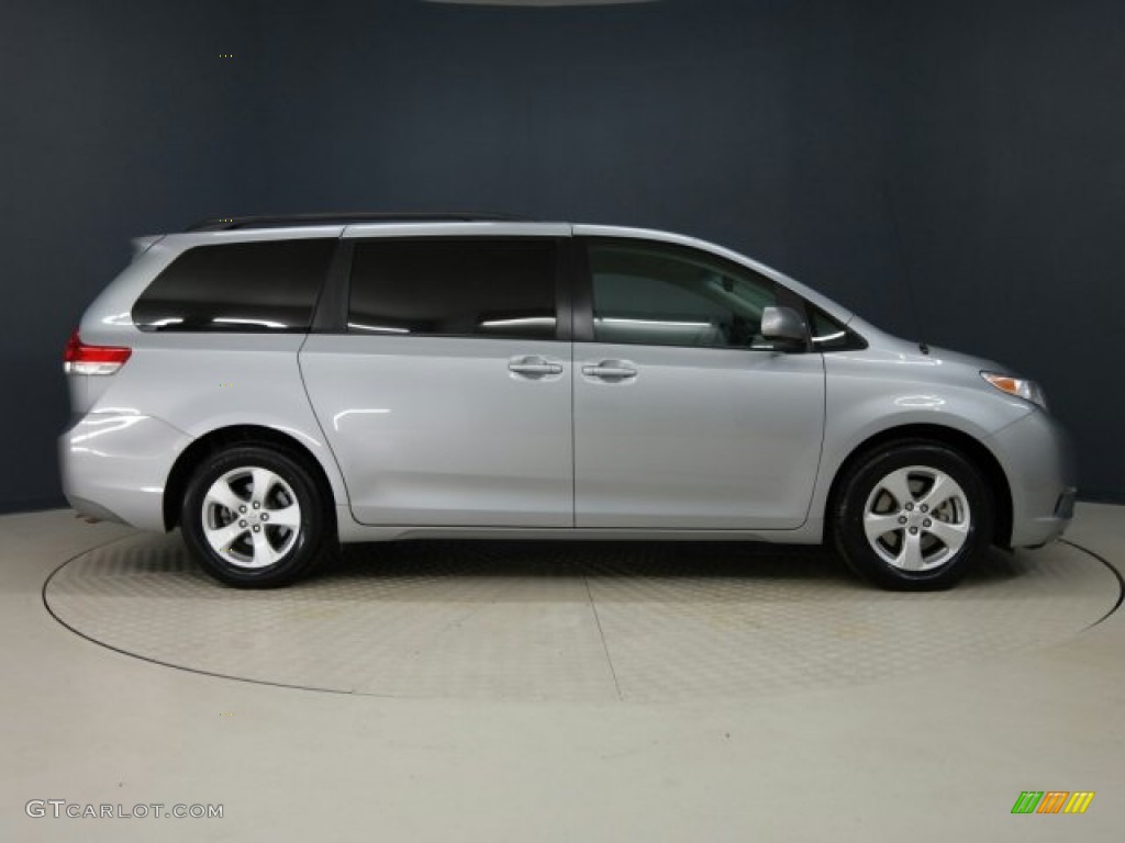2014 Sienna LE - Silver Sky Metallic / Light Gray photo #1