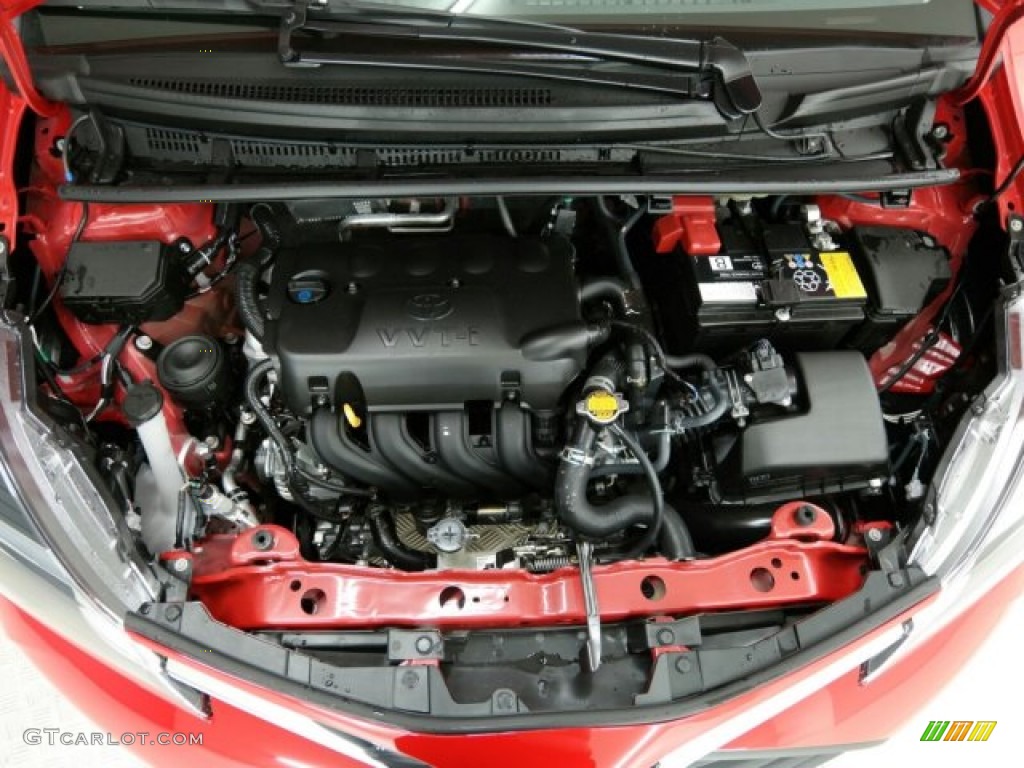 2015 Toyota Yaris 5-Door L Engine Photos
