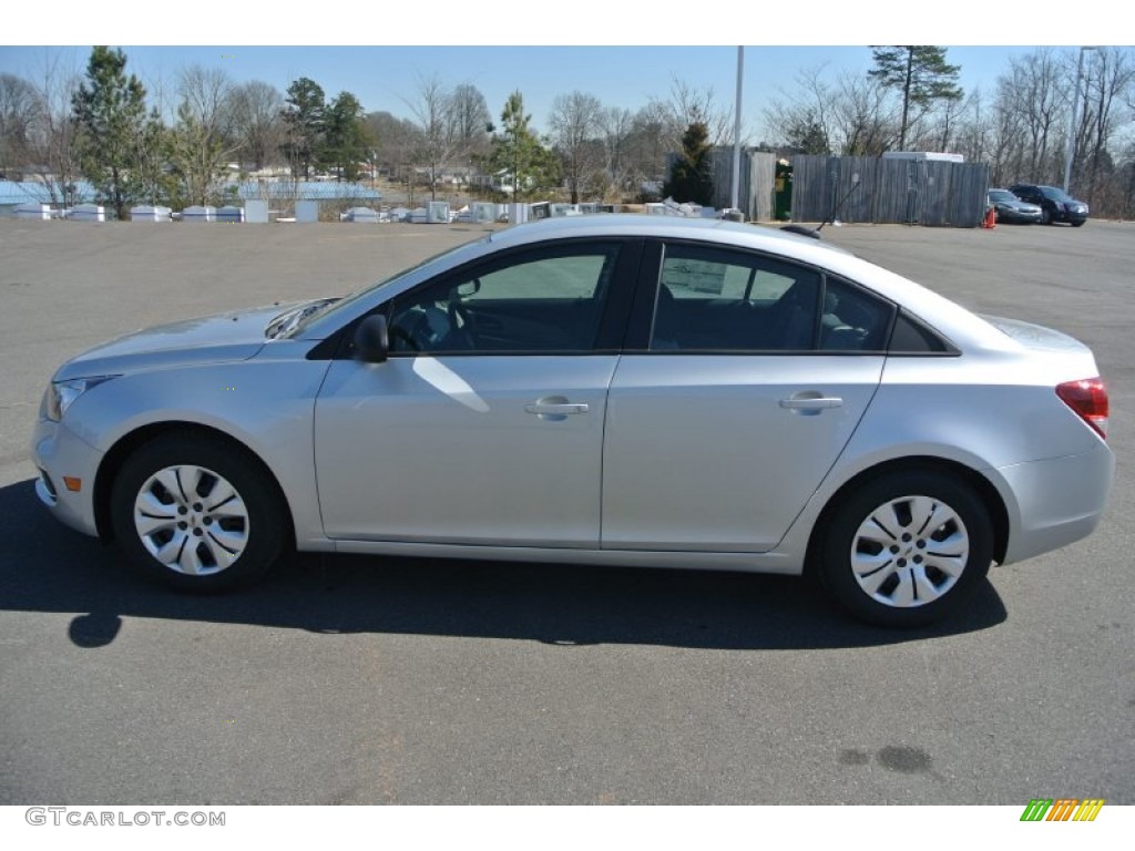 2015 Cruze LS - Silver Ice Metallic / Jet Black/Medium Titanium photo #3