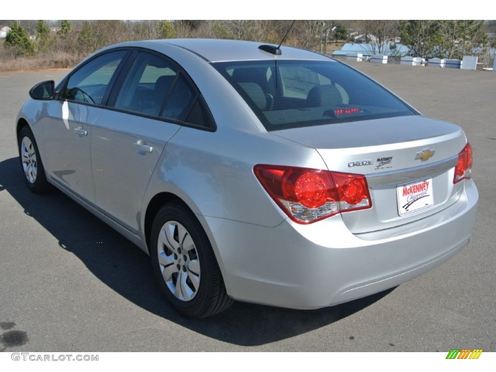 2015 Cruze LS - Silver Ice Metallic / Jet Black/Medium Titanium photo #4