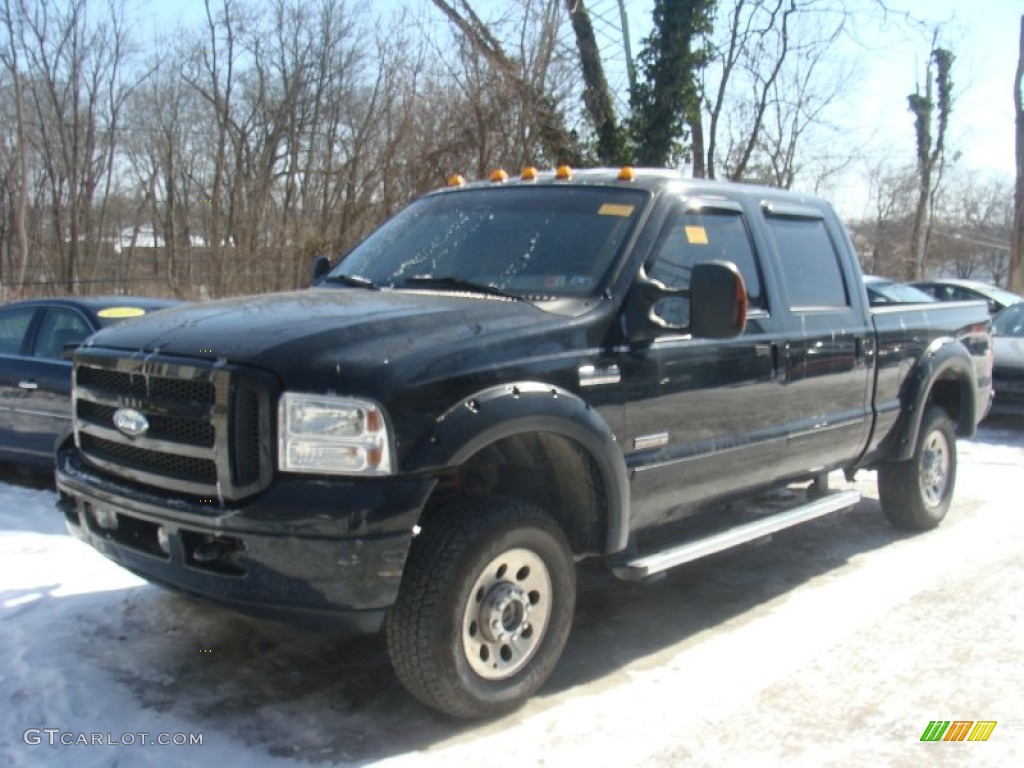 2005 F250 Super Duty XLT Crew Cab 4x4 - Black / Black photo #1