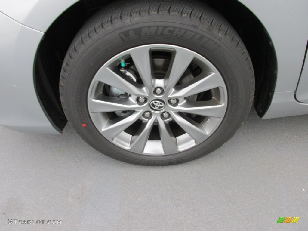 2015 Toyota Camry XLE Wheel Photos