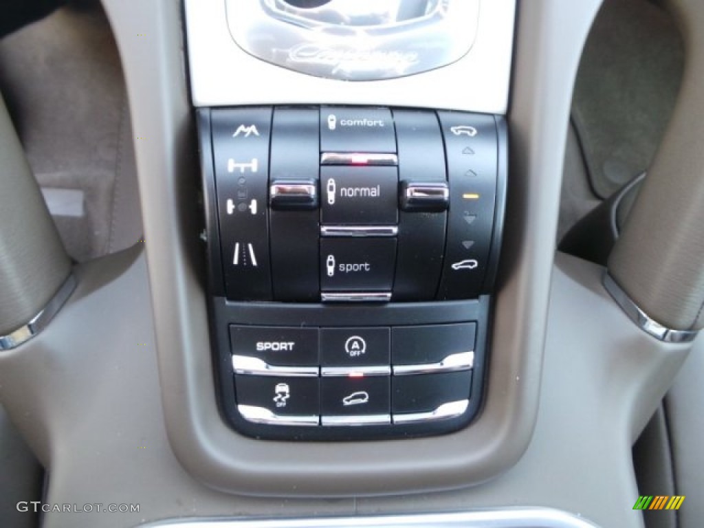 2013 Porsche Cayenne Turbo Controls Photo #101693684
