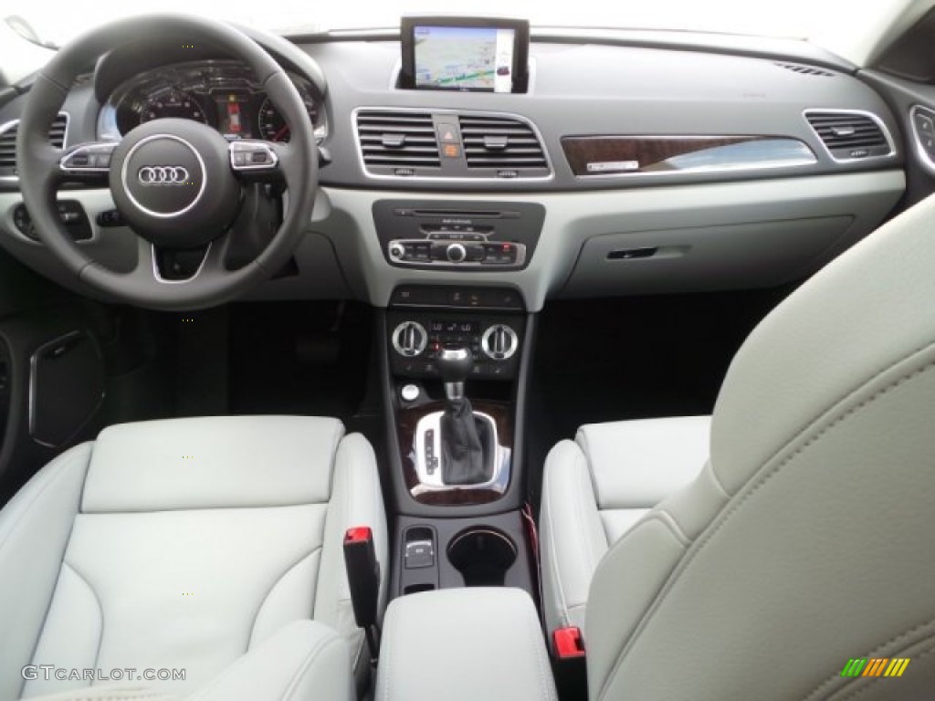 2015 Audi Q3 2.0 TFSI Prestige quattro Dashboard Photos