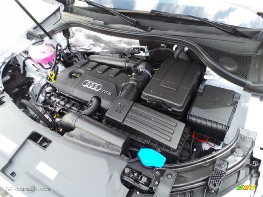 2015 Audi Q3 2.0 TFSI Prestige quattro Engine Photos