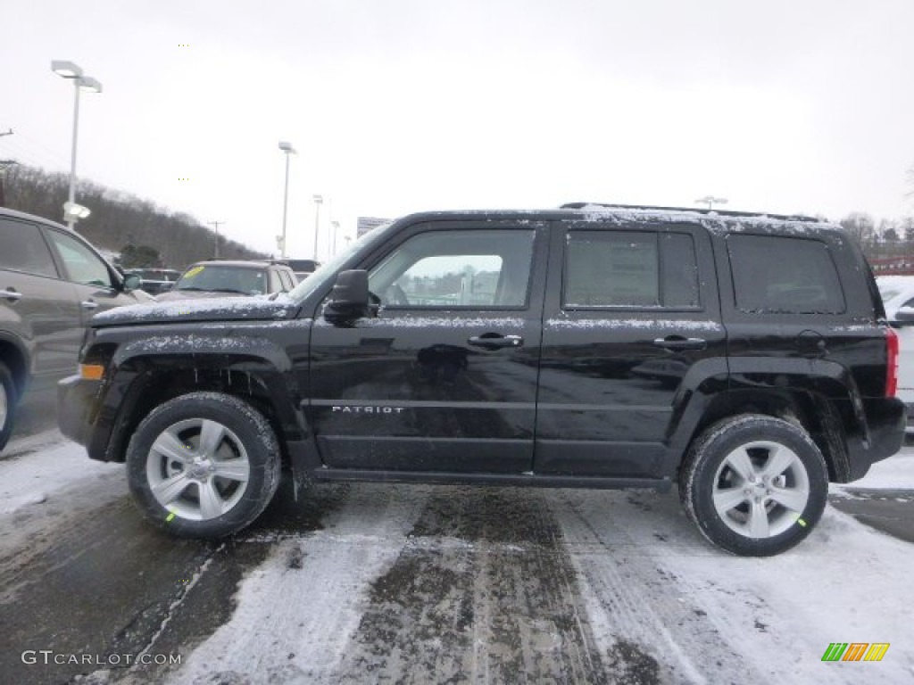 2015 Patriot Latitude 4x4 - Black / Dark Slate Gray/Light Pebble Beige photo #2