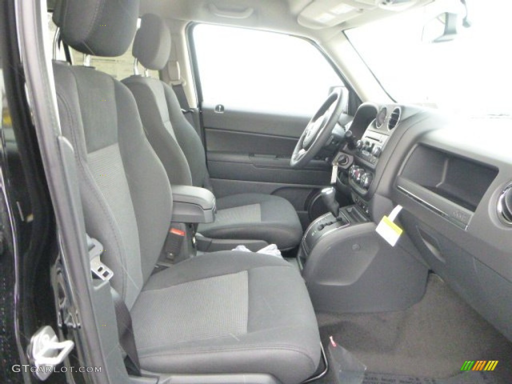2015 Patriot Latitude 4x4 - Black / Dark Slate Gray/Light Pebble Beige photo #10