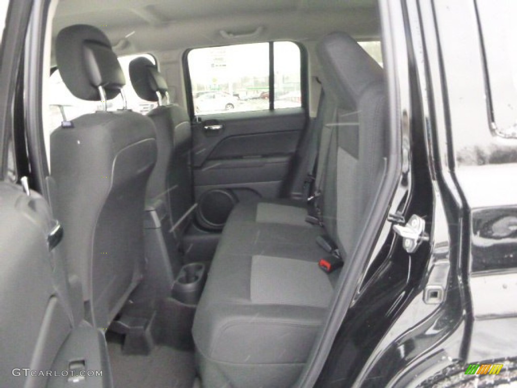 2015 Patriot Latitude 4x4 - Black / Dark Slate Gray/Light Pebble Beige photo #12