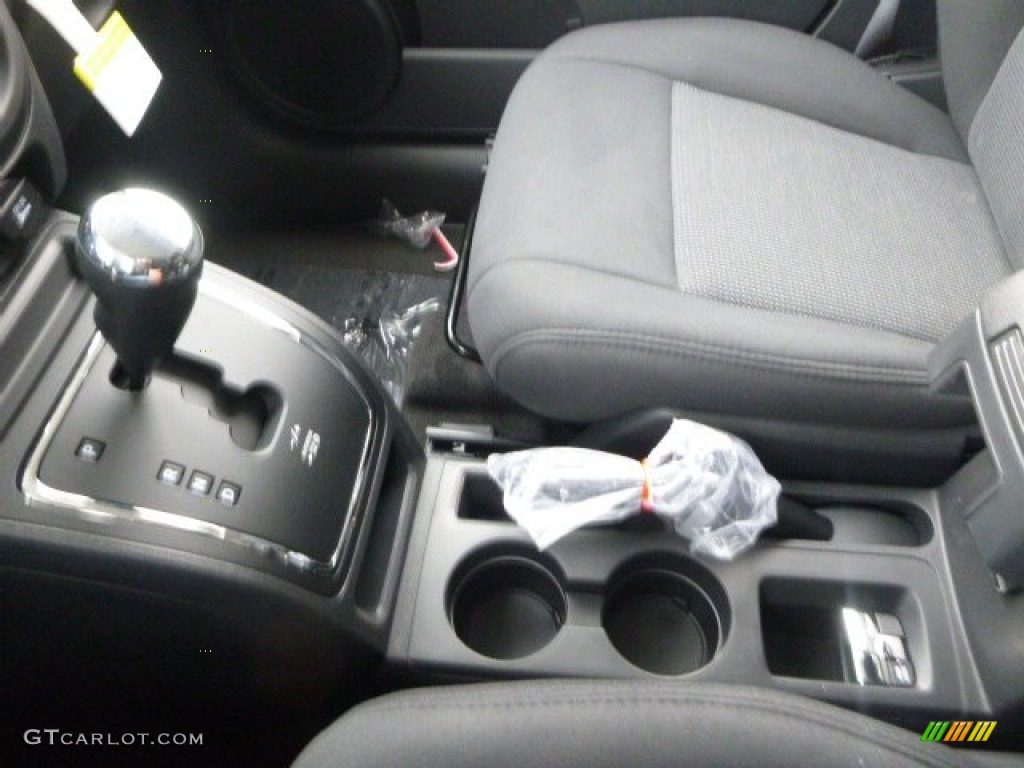 2015 Patriot Latitude 4x4 - Black / Dark Slate Gray/Light Pebble Beige photo #18