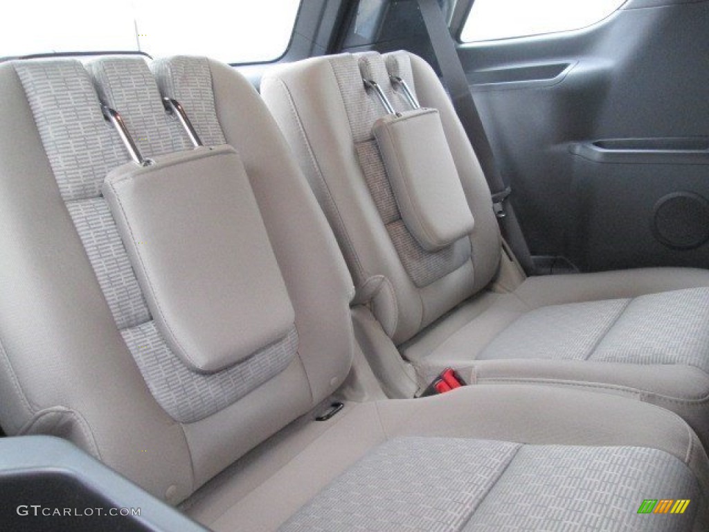 2015 Explorer XLT - Deep Impact Blue / Medium Light Stone photo #17