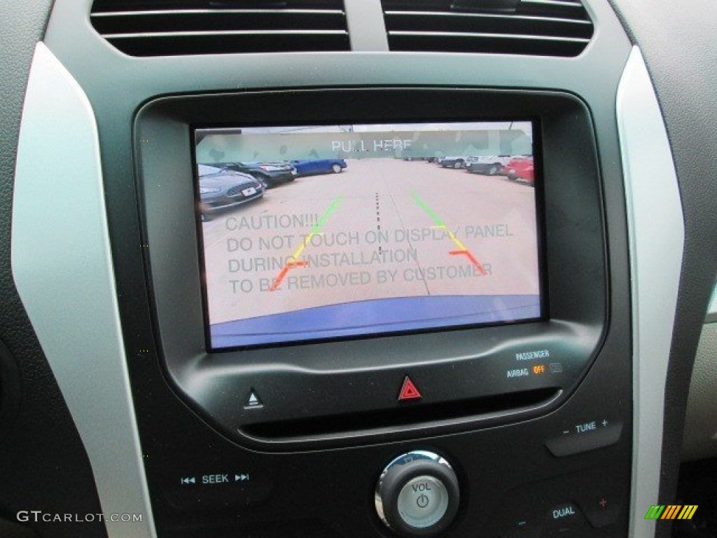 2015 Explorer XLT - Deep Impact Blue / Medium Light Stone photo #39