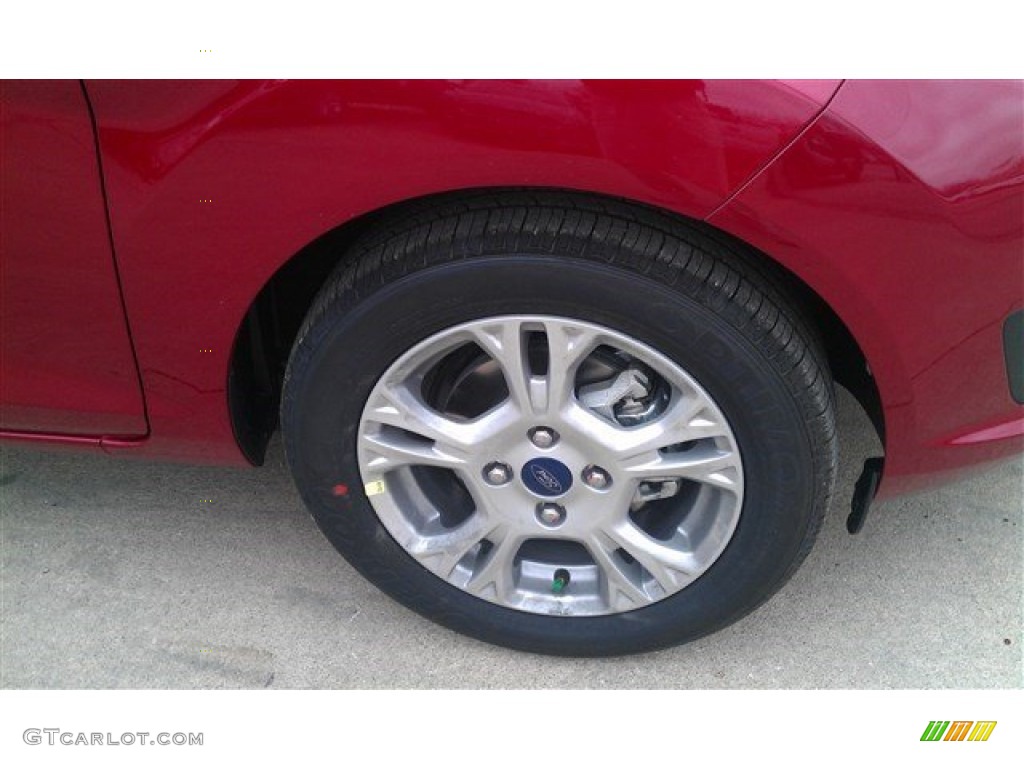 2015 Fiesta SE Sedan - Ruby Red Metallic / Charcoal Black photo #3
