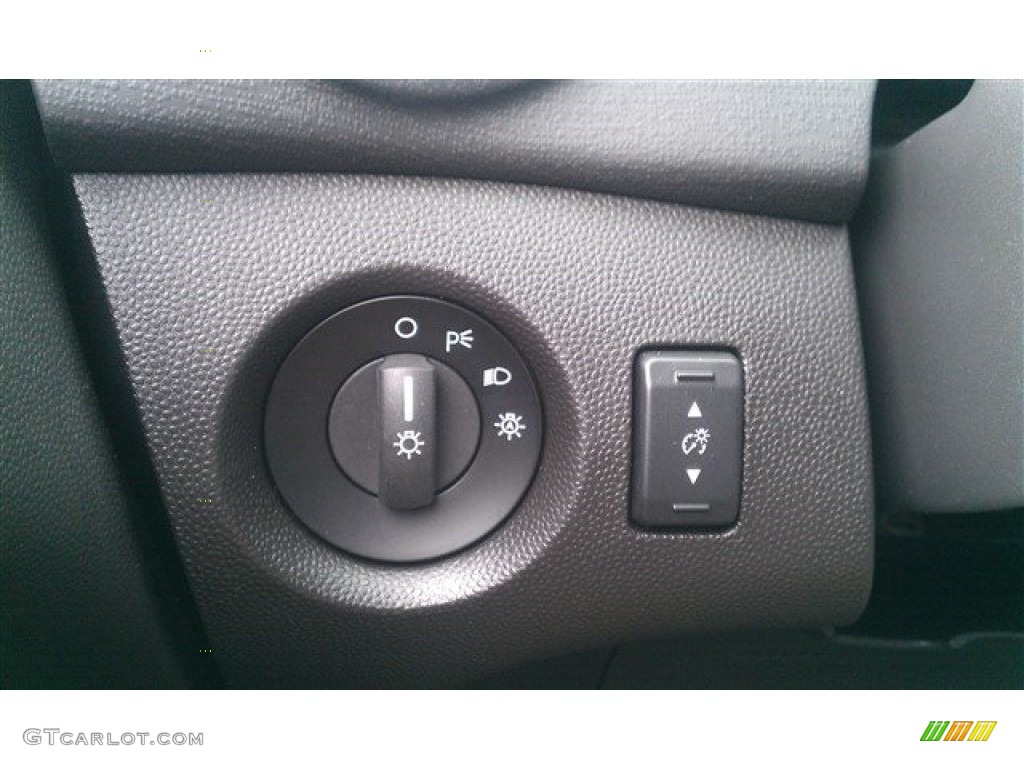 2015 Fiesta SE Sedan - Ruby Red Metallic / Charcoal Black photo #24