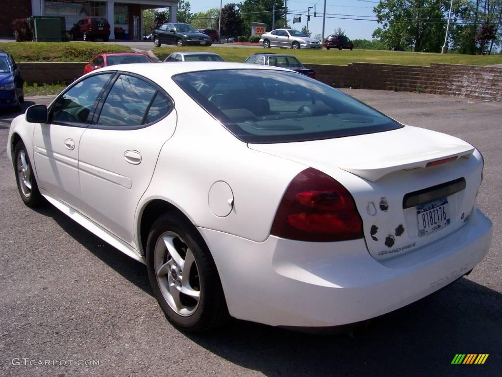 2004 Grand Prix GTP Sedan - Ivory White / Dark Pewter photo #10
