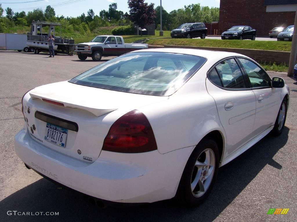 2004 Grand Prix GTP Sedan - Ivory White / Dark Pewter photo #11