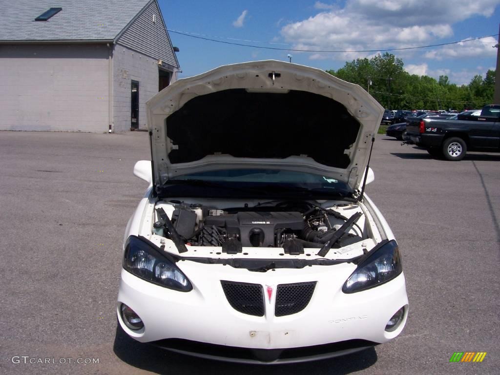 2004 Grand Prix GTP Sedan - Ivory White / Dark Pewter photo #15