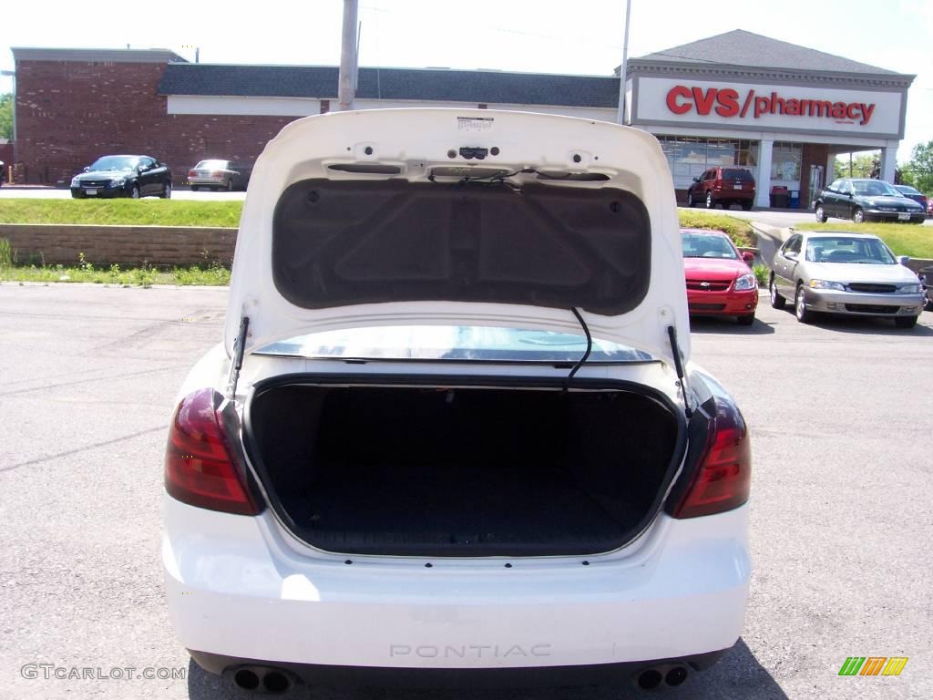 2004 Grand Prix GTP Sedan - Ivory White / Dark Pewter photo #19