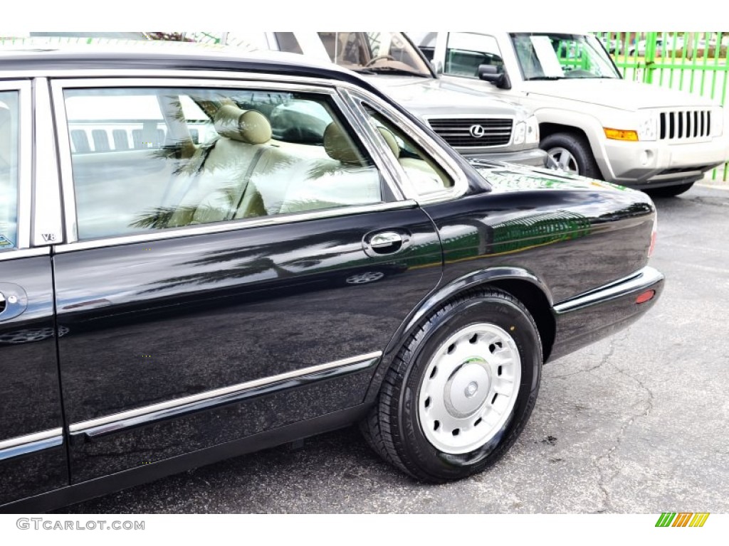 2000 XJ Vanden Plas - Anthracite Mica / Ivory photo #83