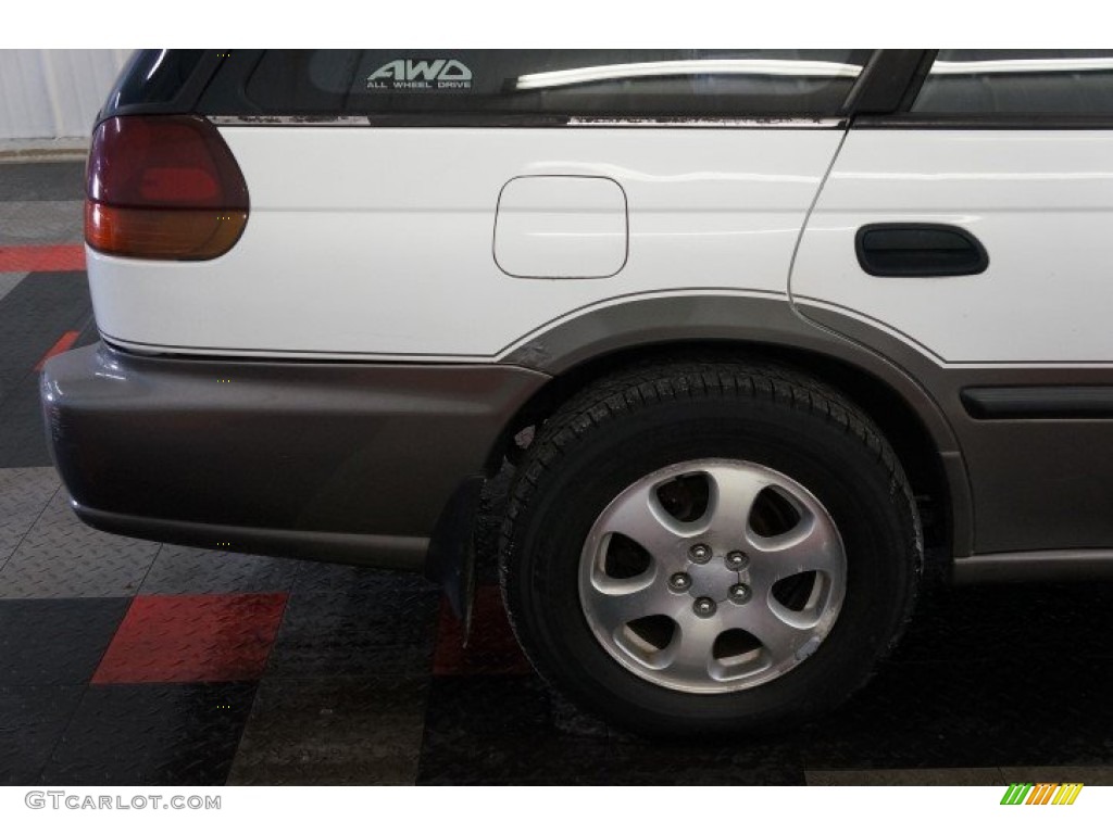 1998 Legacy Outback Wagon - Glacier White / Gray photo #49