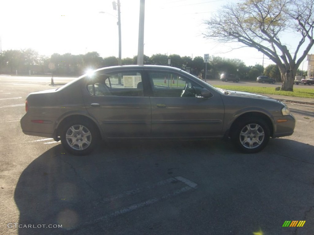 2000 Maxima GXE - Sunlit Sand Metallic / Frost photo #5