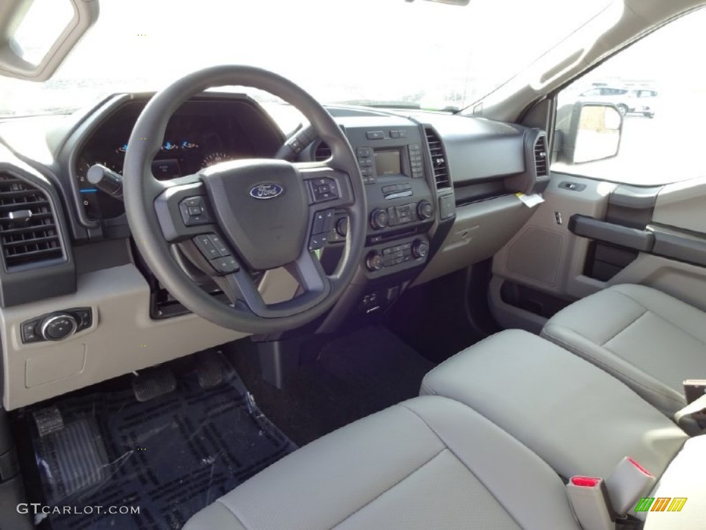 Medium Earth Gray Interior 2015 Ford F150 XL SuperCab 4x4 Photo #101715136