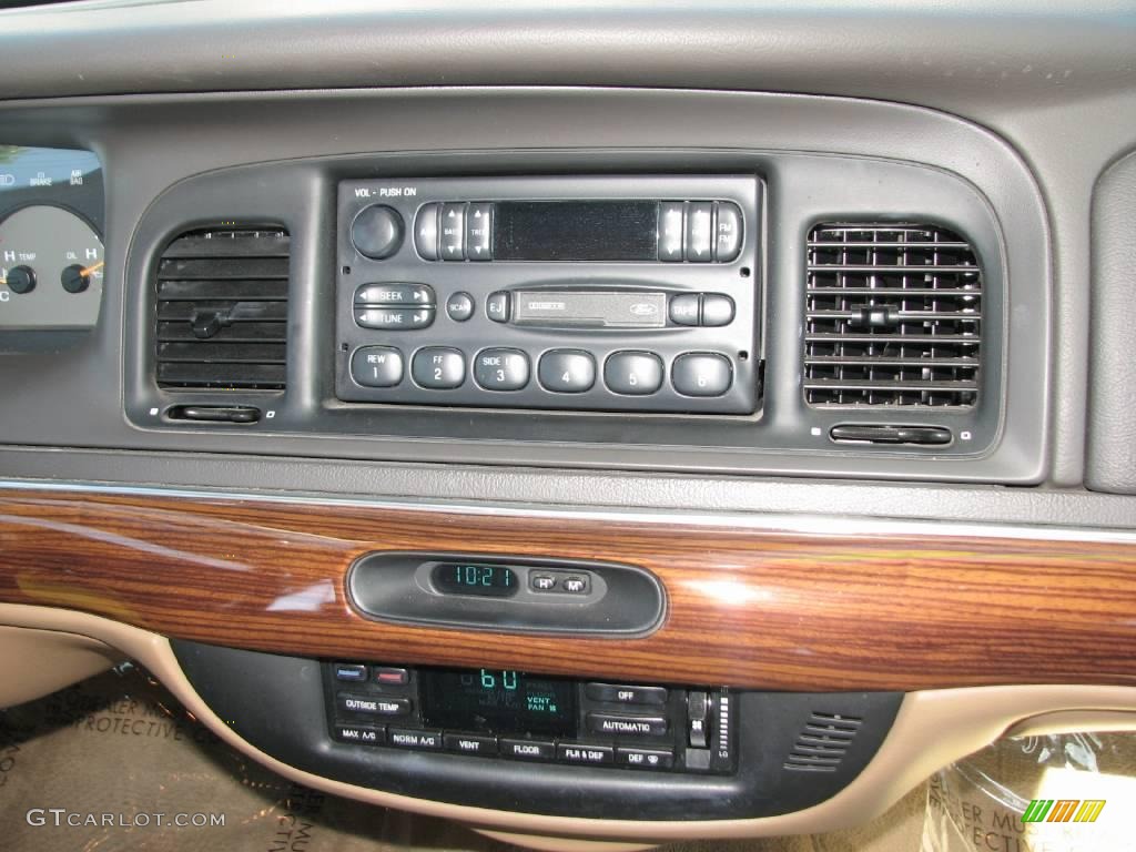 1995 Grand Marquis LS - Medium Willow Green Metallic / Beige photo #15