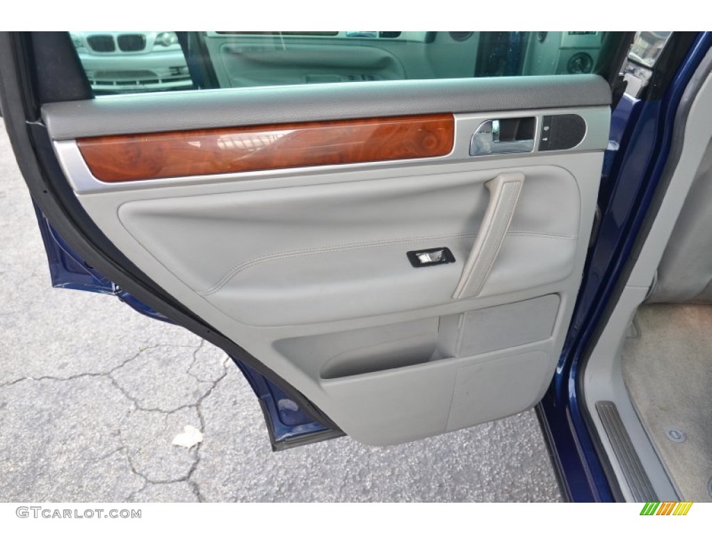 2004 Volkswagen Touareg V6 Kristal Gray Door Panel Photo #101725115