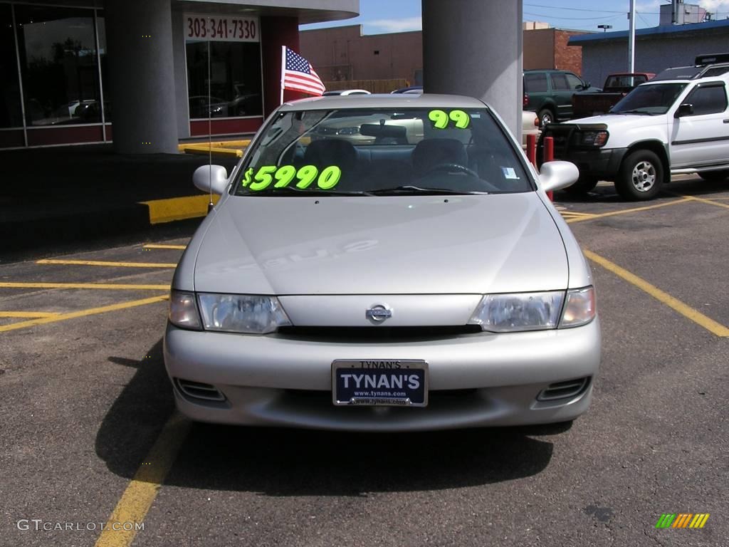 1999 Sentra GXE - Platinum Gold / Charcoal photo #2