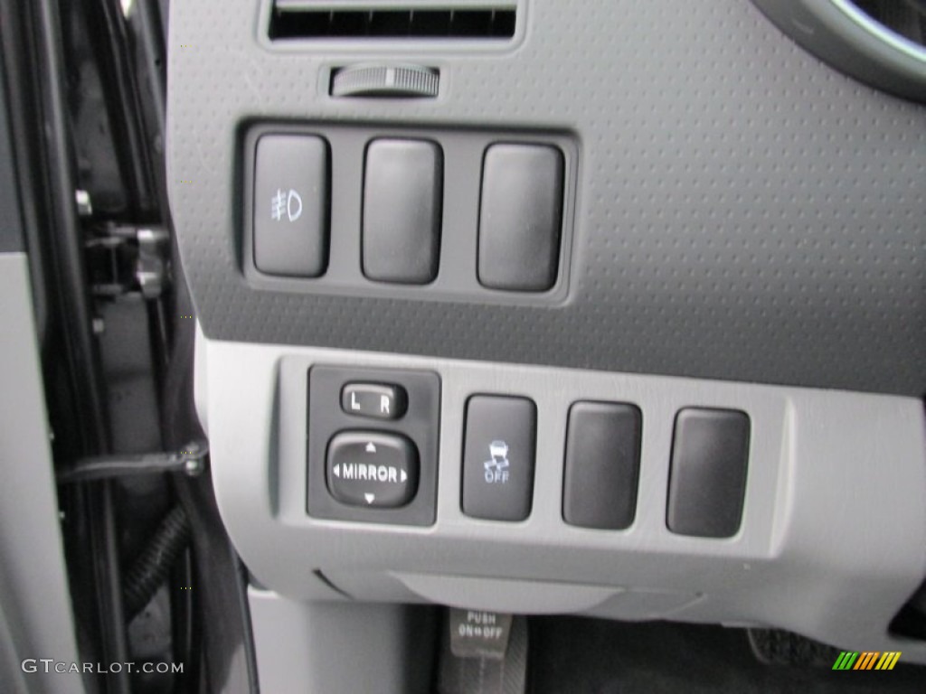 2015 Toyota Tacoma TSS PreRunner Double Cab Controls Photo #101728971