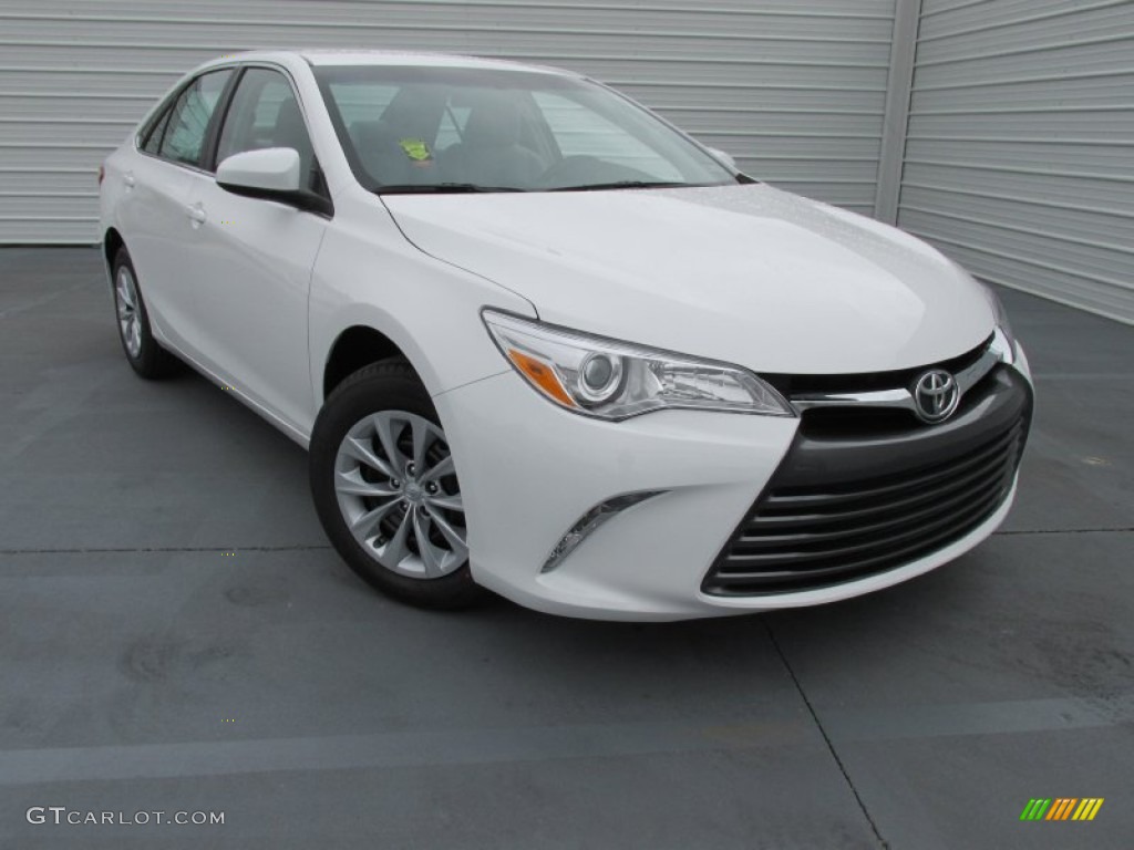 Super White 2015 Toyota Camry LE Exterior Photo #101729829