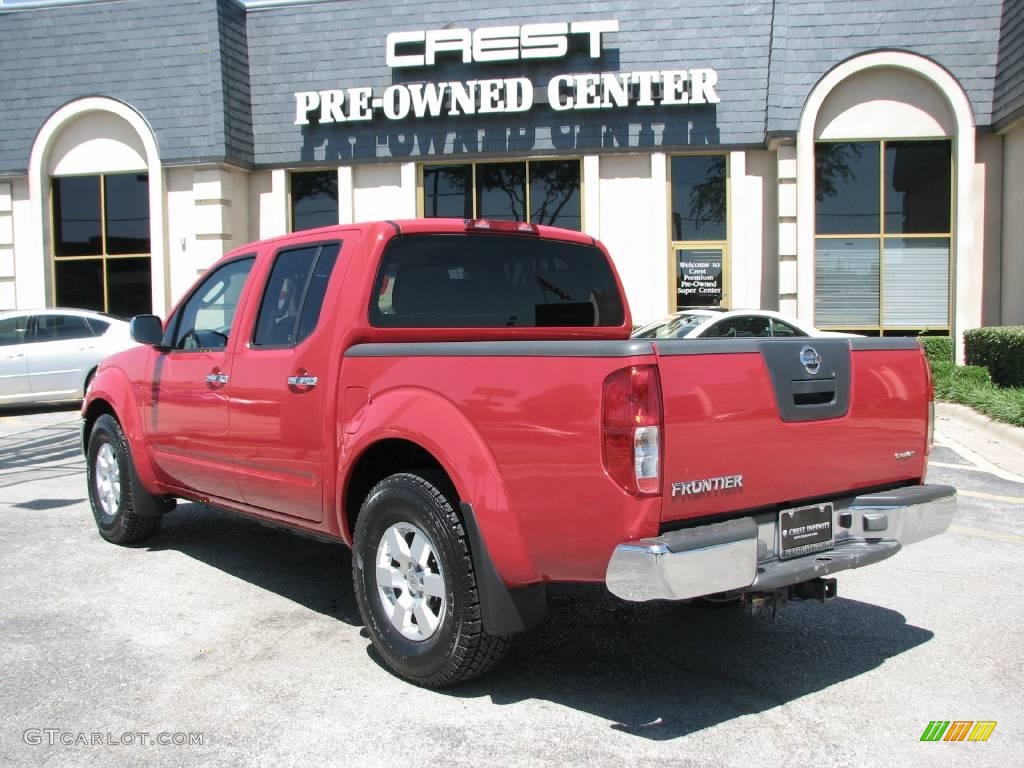 2006 Frontier LE Crew Cab - Red Alert / Charcoal photo #5