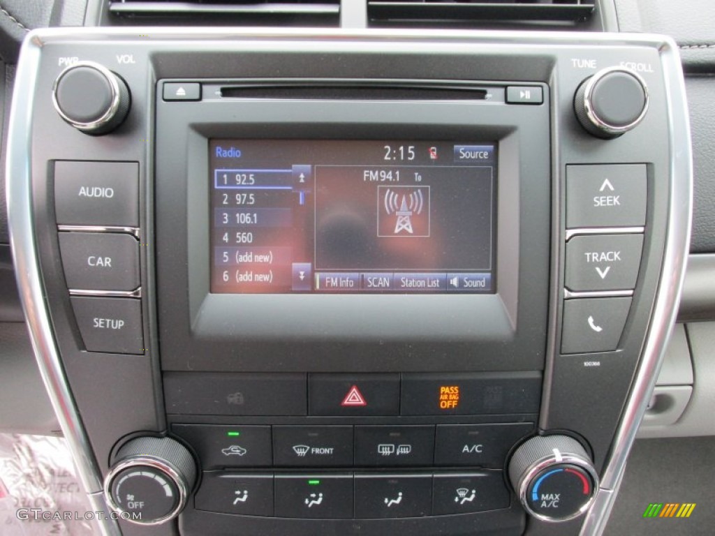 2015 Toyota Camry LE Controls Photo #101730396