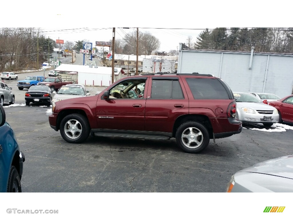 2004 TrailBlazer LT 4x4 - Medium Red Metallic / Light Cashmere photo #2