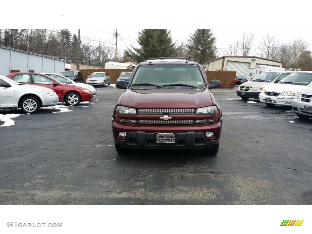 2004 TrailBlazer LT 4x4 - Medium Red Metallic / Light Cashmere photo #8