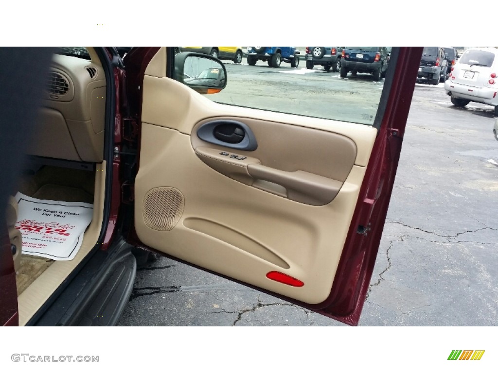 2004 TrailBlazer LT 4x4 - Medium Red Metallic / Light Cashmere photo #10