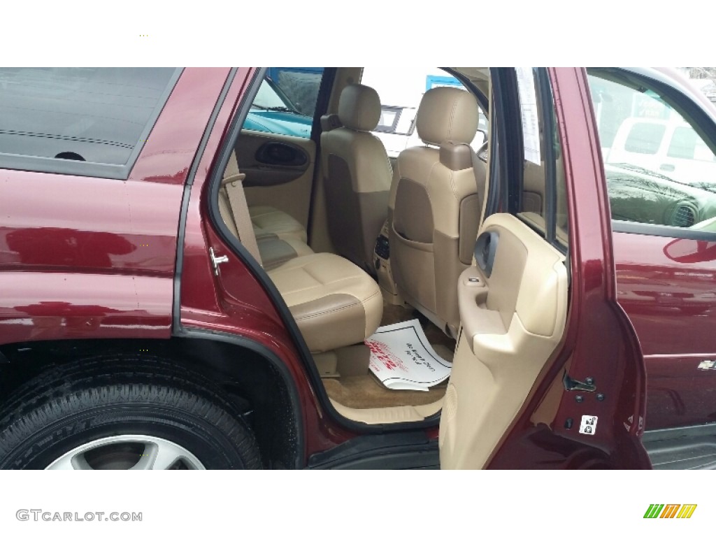 2004 TrailBlazer LT 4x4 - Medium Red Metallic / Light Cashmere photo #14