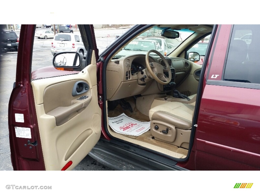 2004 TrailBlazer LT 4x4 - Medium Red Metallic / Light Cashmere photo #20