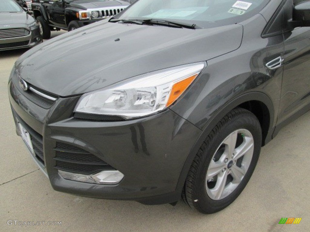 2015 Escape SE - Magnetic Metallic / Charcoal Black photo #6