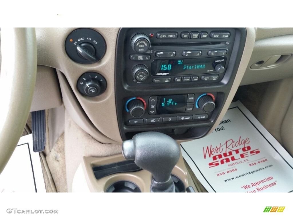 2004 TrailBlazer LT 4x4 - Medium Red Metallic / Light Cashmere photo #27