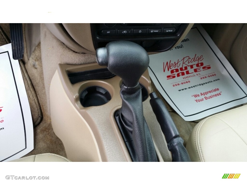 2004 TrailBlazer LT 4x4 - Medium Red Metallic / Light Cashmere photo #28