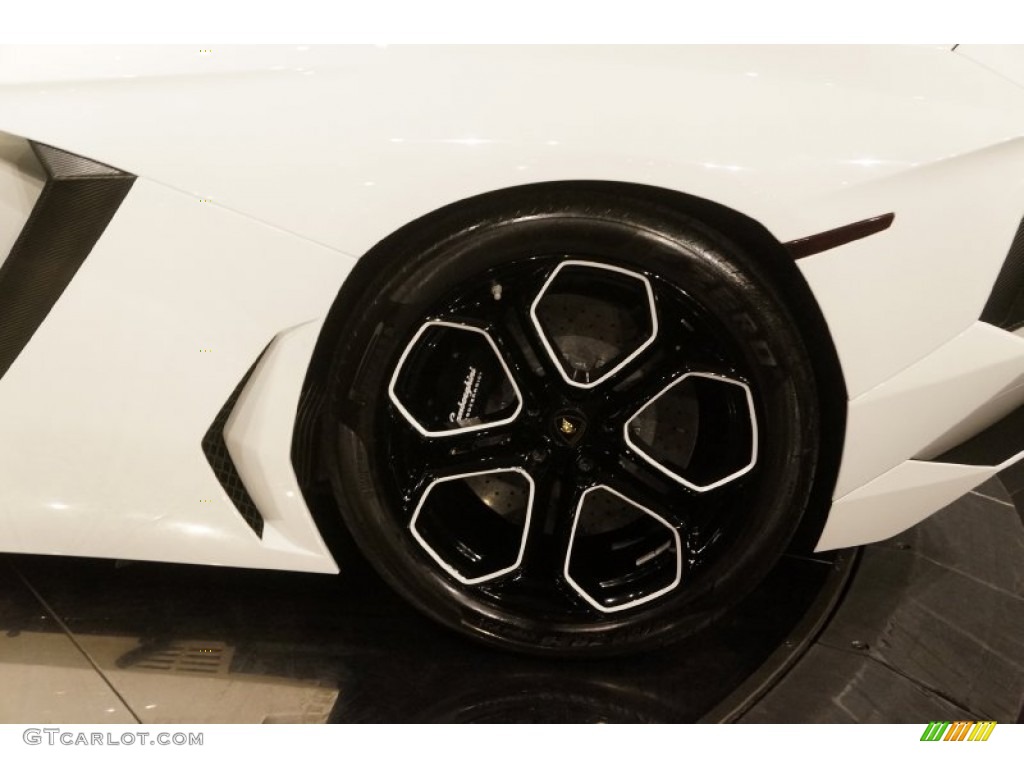 2012 Lamborghini Aventador LP 700-4 Wheel Photos