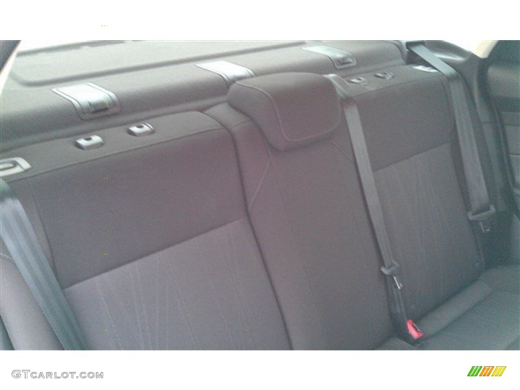 2015 Focus SE Sedan - Oxford White / Charcoal Black photo #10