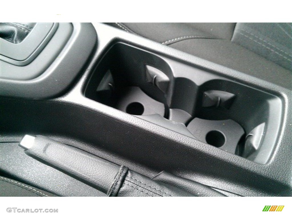 2015 Focus SE Sedan - Oxford White / Charcoal Black photo #27