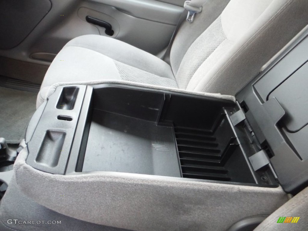 2005 Suburban 1500 LS 4x4 - Silver Birch Metallic / Gray/Dark Charcoal photo #23